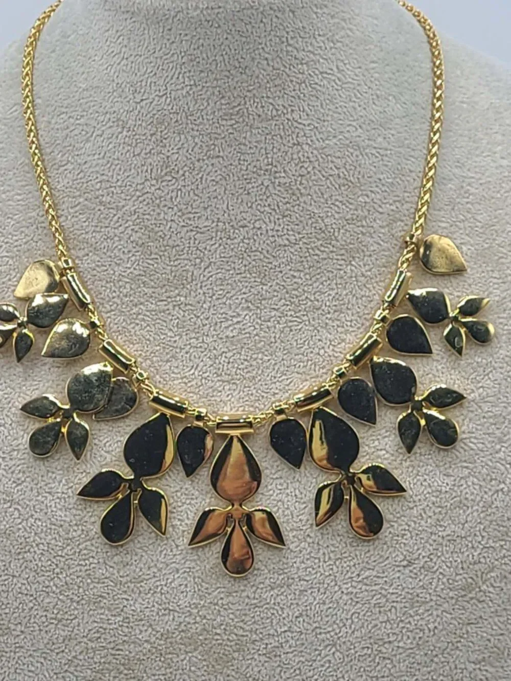 Ann Taylor Gold Tone Flower Necklace